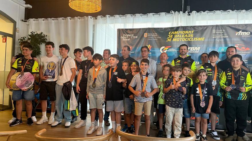 Lluvia de premios para los pilotos pitiusos en la Gala Balear de Motociclismo