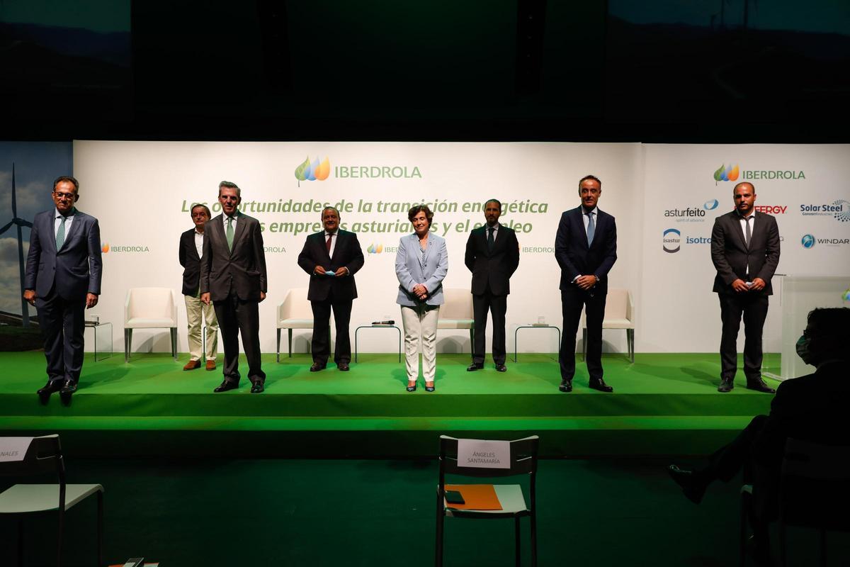 Foto de familia de los ponentes intervinientes en un pasado congreso que organizó la compañía Iberdrola en el  Centro Niemeyer.