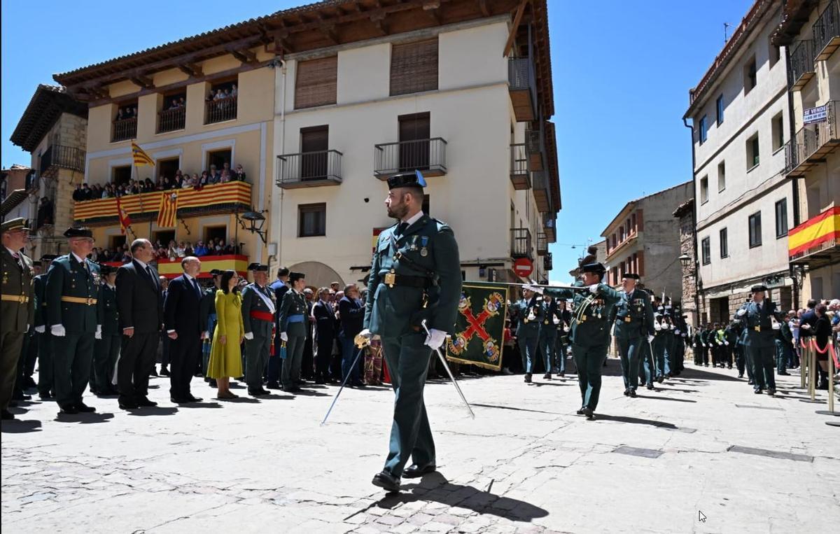 Desfile de la Guardia Civil en Mora de Rubielos (Teruel) por el 181 aniversario del Cuerpo.
