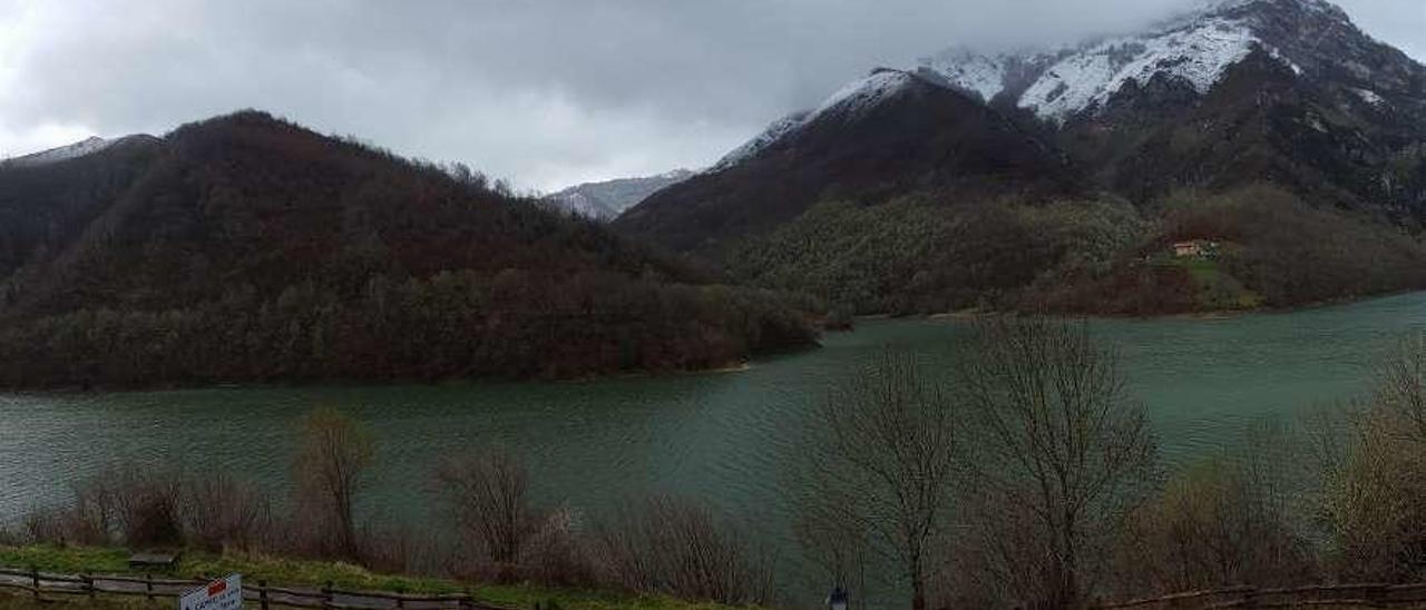 El embalse de Tanes.