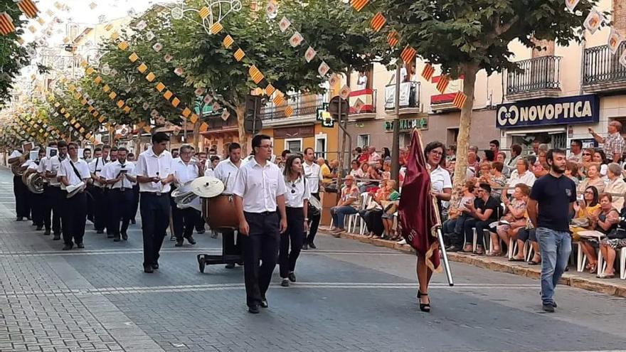 200 músicos tocarán por las calles de Xixona en el aniversario de la Unión Musical