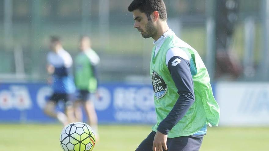 Juan Domínguez, en un entrenamiento con el Deportivo de la Coruña.