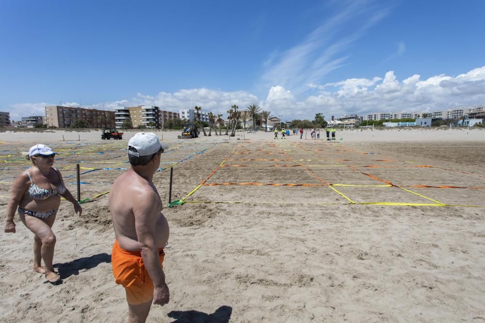 Canet inicia la parcelación de su playa a modo de prueba