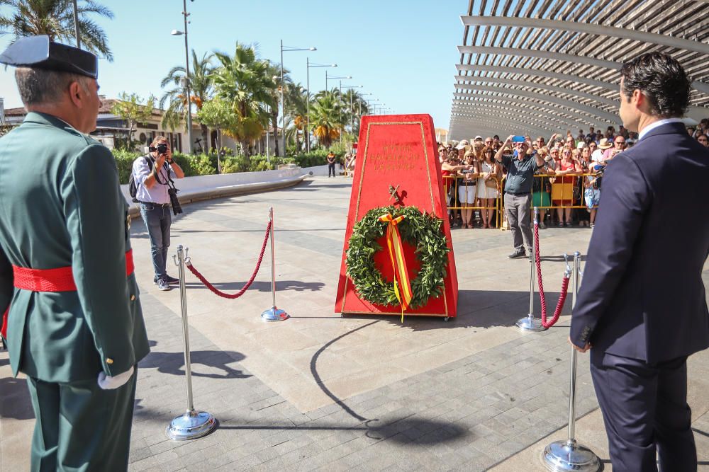 La Guardia Civil recibe un homenaje en Torrevieja