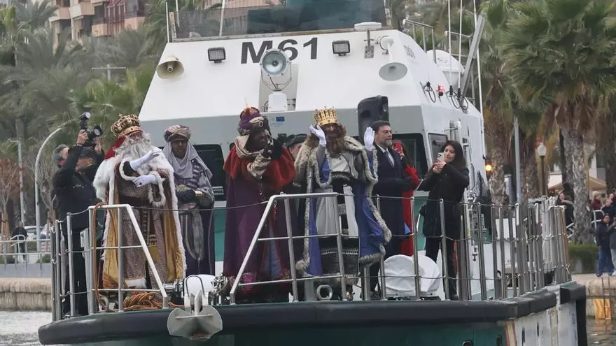 Así ha sido la llegada de los Reyes Magos al puerto de Alicante