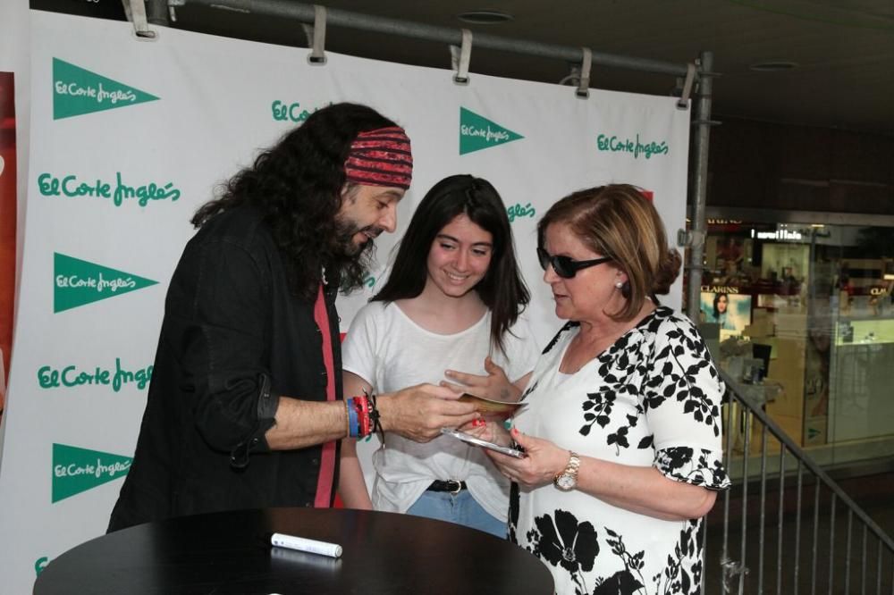 Firma de discos de El Arrebato en El Corte Inglés de Murcia