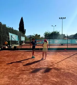 La FTIB evalúa en Ibiza a las jóvenes promesas del tenis