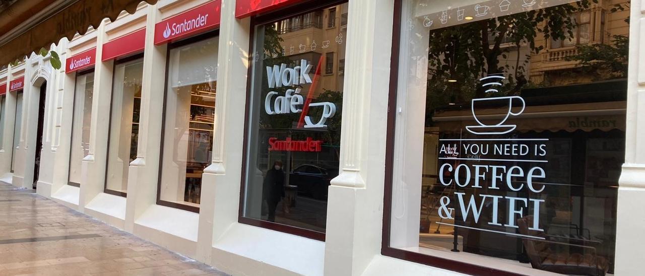 El Work Café que el Santander ha inaugurado en la Rambla de Alicante.