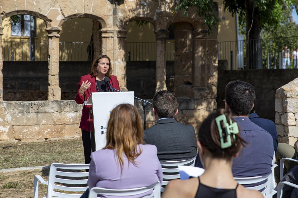 La consellera de Salud, Manuela García, esta mañana en la rueda de prensa.