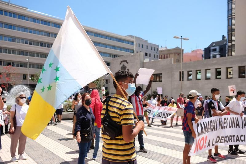 Concentración 'Canarias no es una jaula'