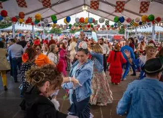 La Laguna se mueve a ritmo de sevillanas con su Feria de Abril