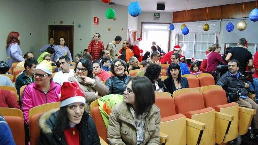 La alcaldesa asistió al inicio del festival de Navidad. // D.P.