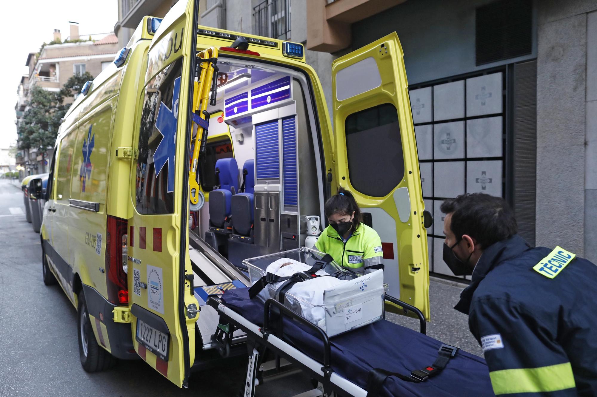 Així ha estat el trasllat dels pacients a la nova Clínica Girona