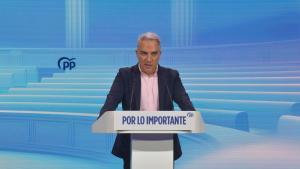 Elías Bendodo en la lectura de las conclusiones de la Interparlamentaria del PP celebrada en A Coruña