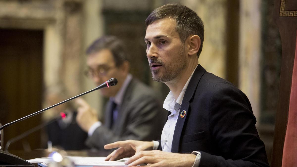 Sergi Campillo, en el pleno del Ayuntamiento de València.