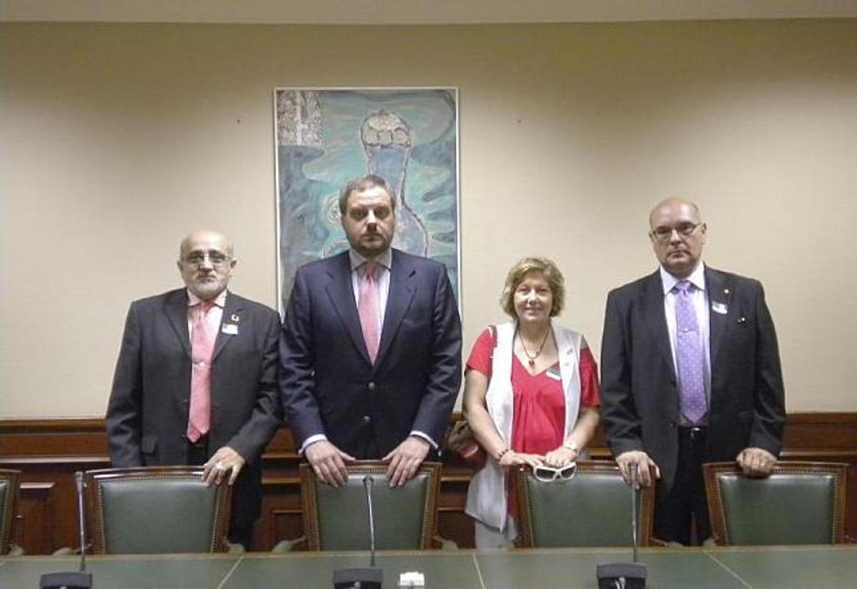 Arístegui, segundo por la izquierda, junto a los componentes de la Orden Española de Caballeros Templarios.