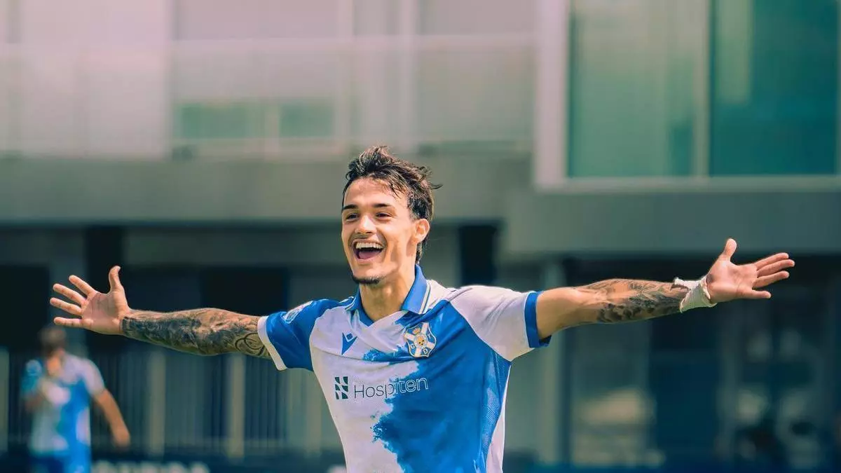 Manu Vila: de entrenar en el Barça con Lamine a soñar un futuro en Primera con el CD Tenerife