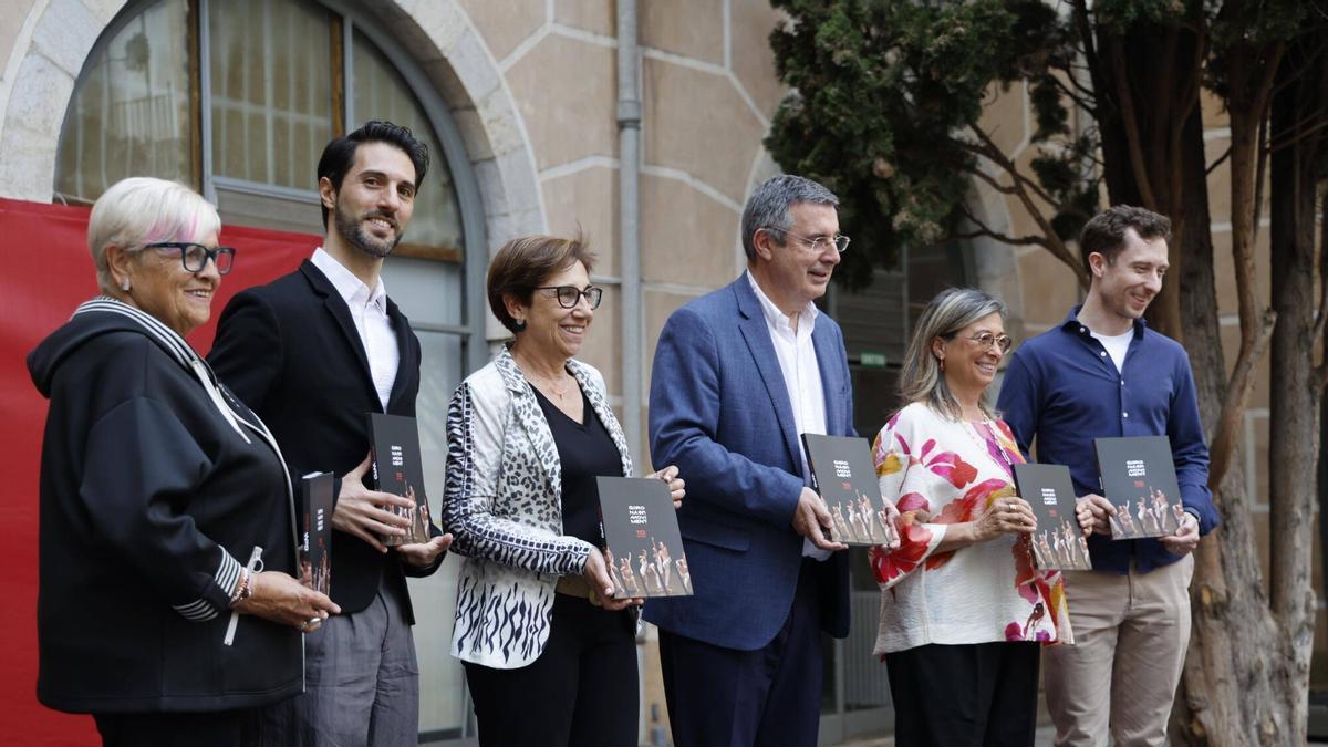 Les imatges de la presentació del llibre-objecte commemoratiu de Girona en Moviment