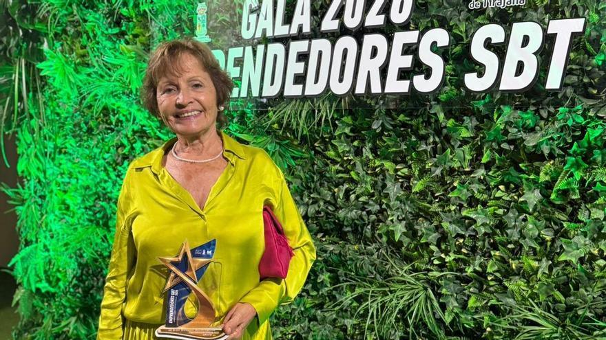 Más de 50 años detrás del mostrador: así es Ani Rivero, la dueña de la tienda de San Bartolomé de Tirajana que «tiene de todo»