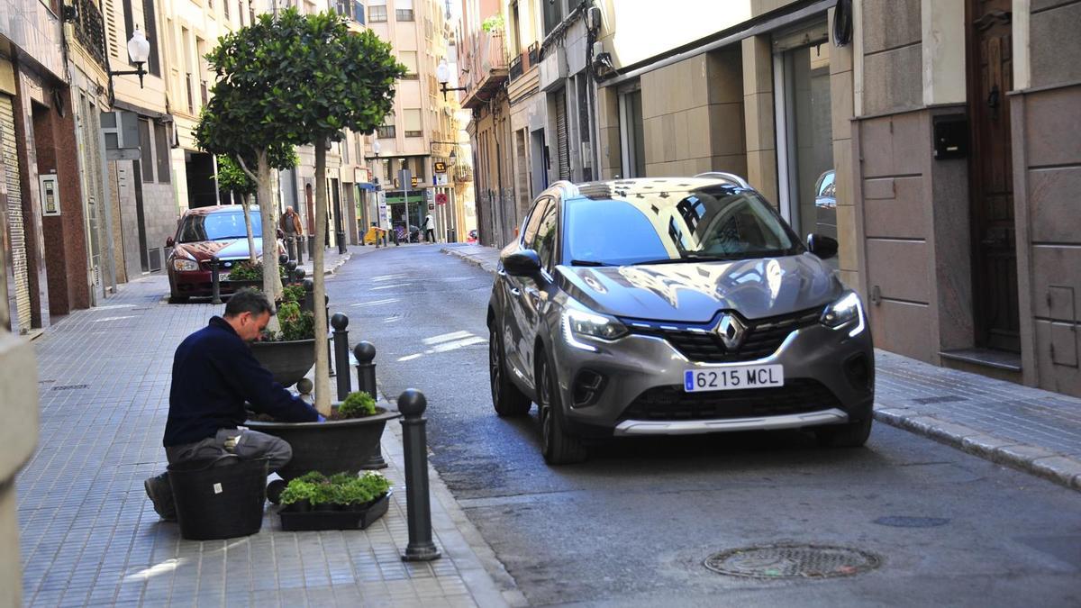 La calle San Jordi, donde habrá una plataforma única para acabar con aceras estrechas