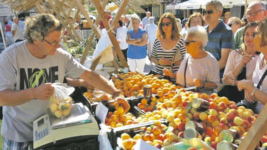 Muchos visitantes foráneos se acercaron hasta la Fira.