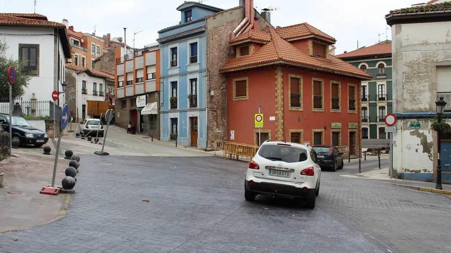 Los coches ya circulan con normalidad por Valdés-Pumarino