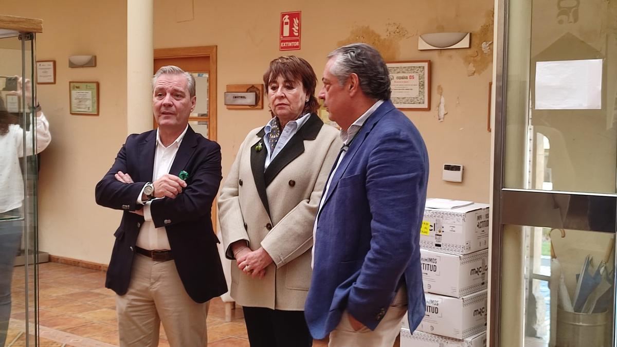 Javier Alcalá y María Jesús Trujillo, este viernes en la sede de la DO Baena.