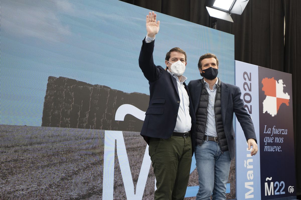 El candidato del PP a la Junta de Castilla y León, Alfonso Fernández Mañueco, y el líder del PP, Pablo Casado.