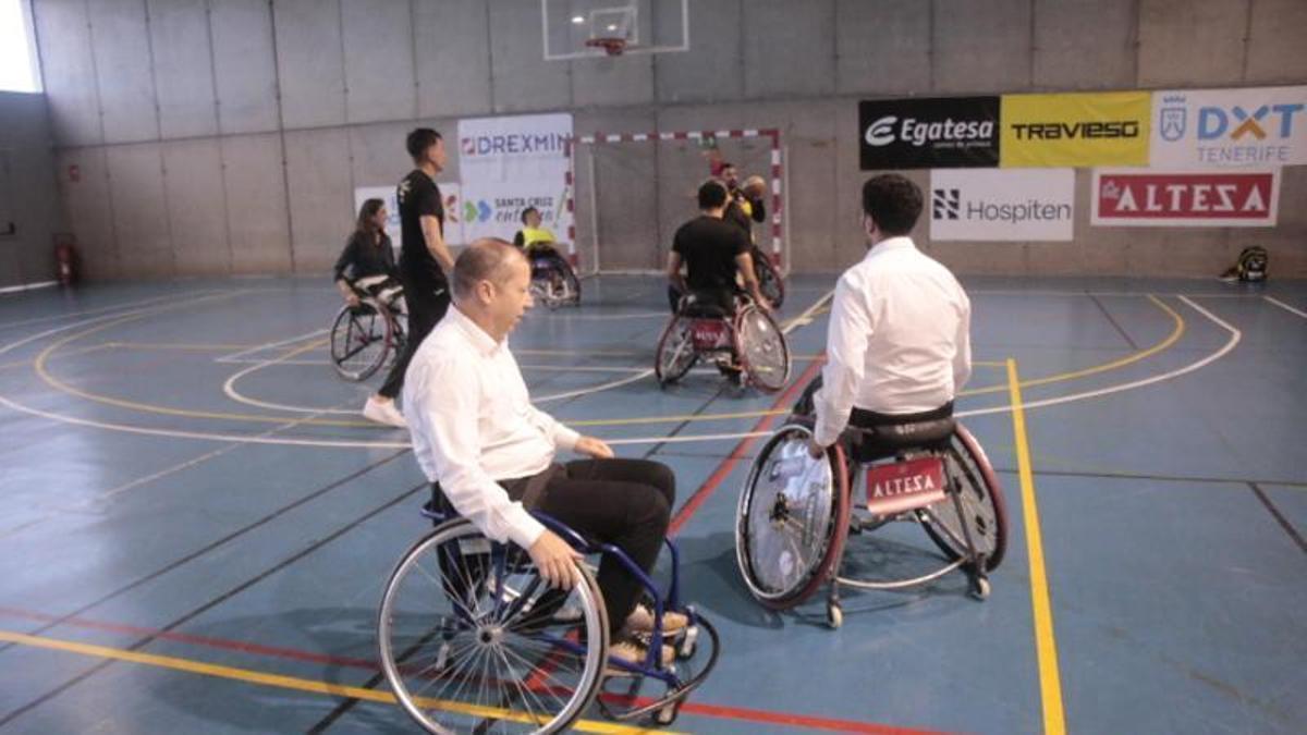 El equipo de Hospiten se suma al entrenamiento del ADEIN Tenerife Fundación CB Canarias