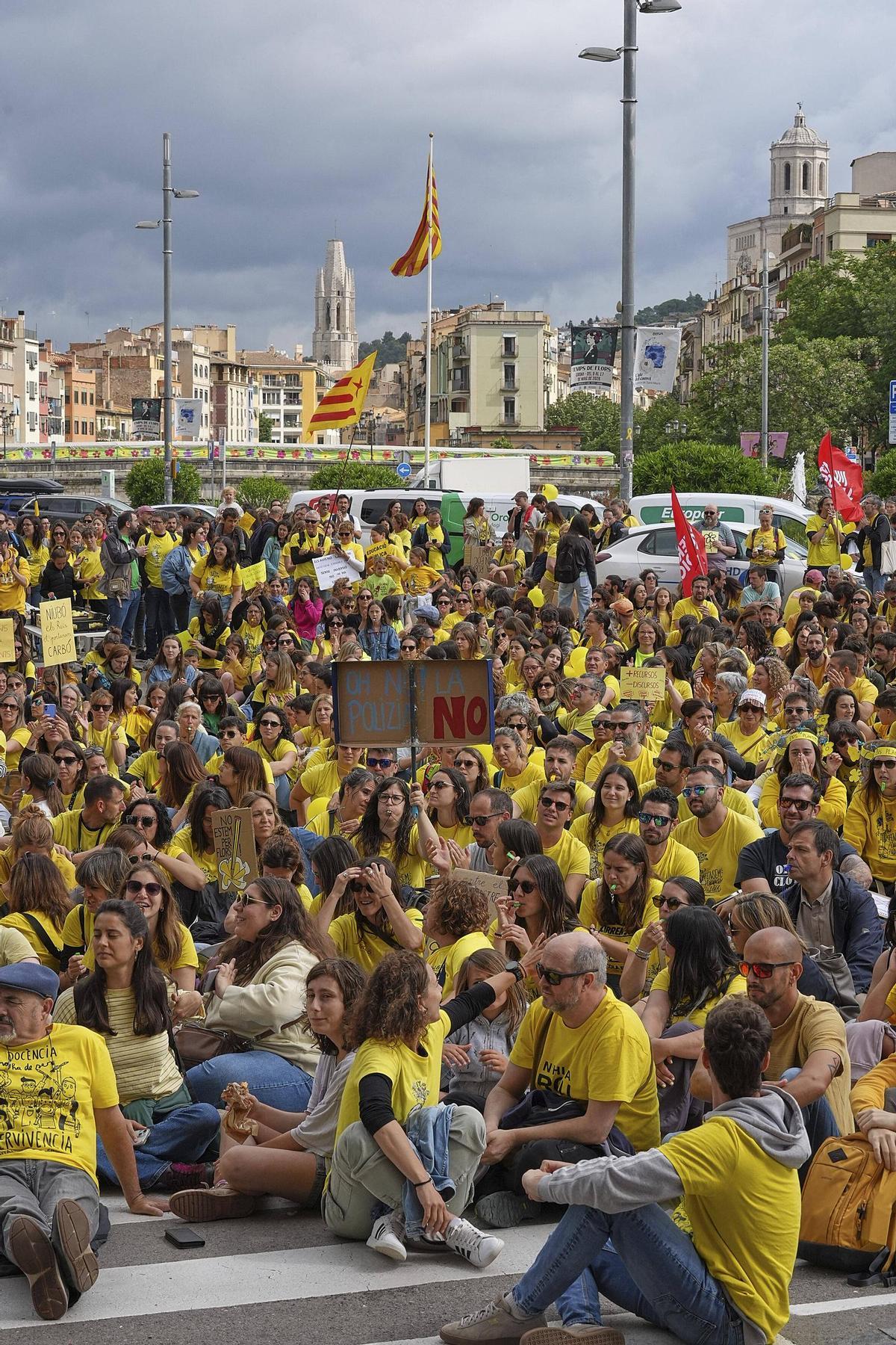 Les imatges de la protesta dels docents a la ciutat de Girona Les imatges de la protesta dels docents a la ciutat de Girona