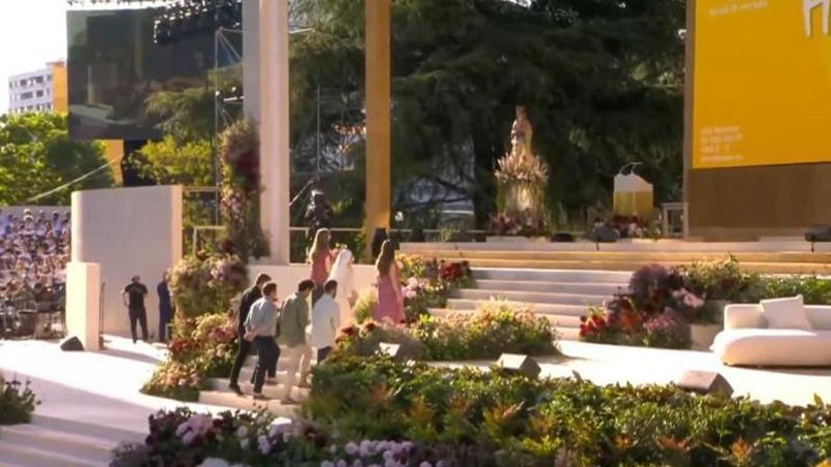 OFRENDA FLORAL VIRGEN | Así ha sido la ofrenda floral a la Virgen de la Almudena en la plaza de Lima de Madrid