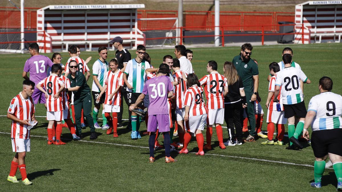 GijÃ³n. Mareo. Partido amistoso del Sporting Genuine contra el Racing de Santander.