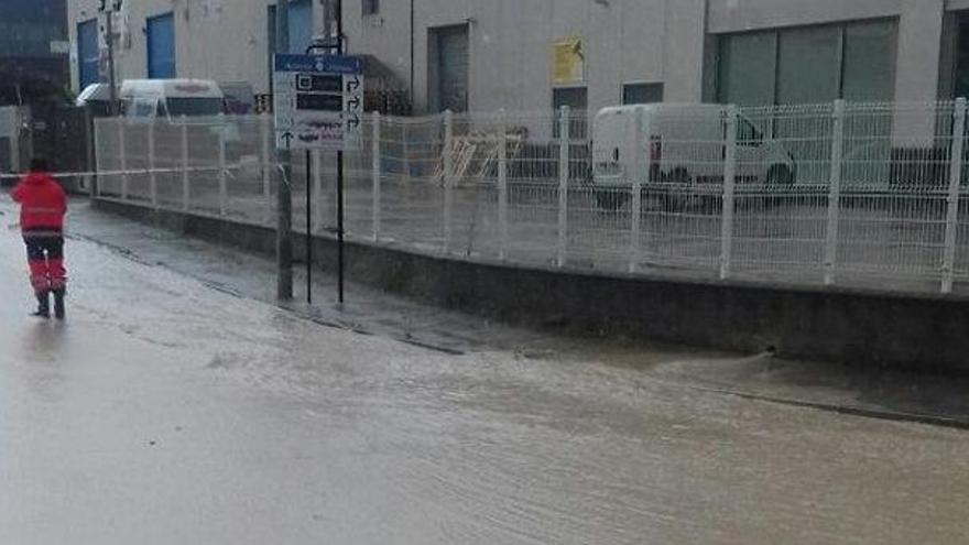 Inundació al polígon Clot de Moja a Vilafranca del Penedès