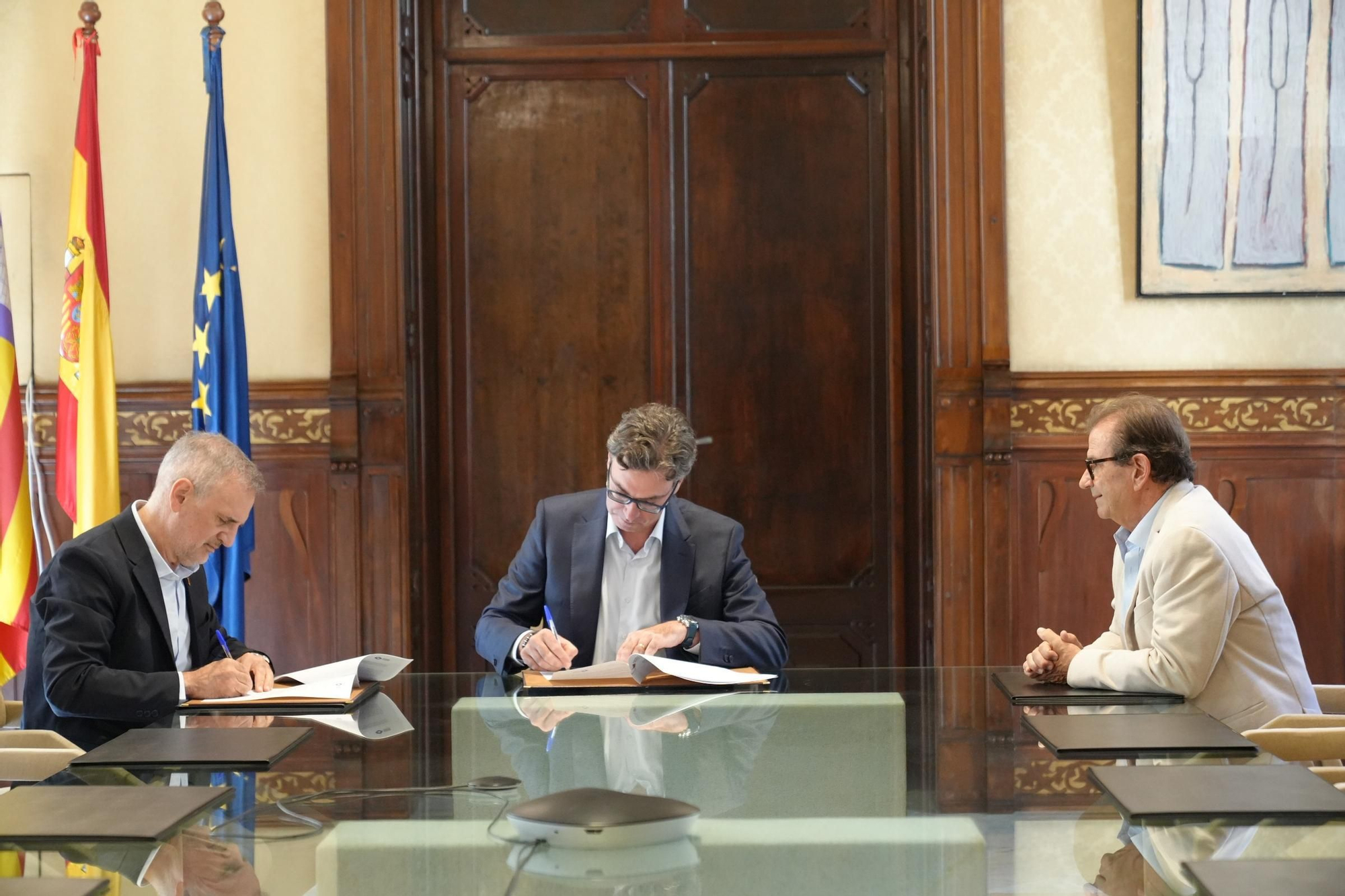Firma del convenio para la creación del nodo IB