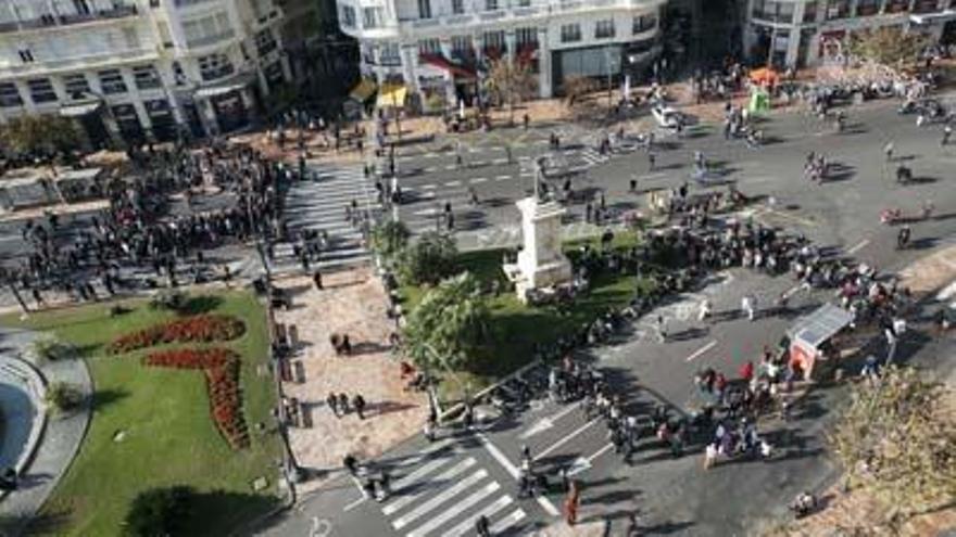 La Plaza del Ayuntamiento y la pista de Silla son las zonas más contaminadas de la ciudad