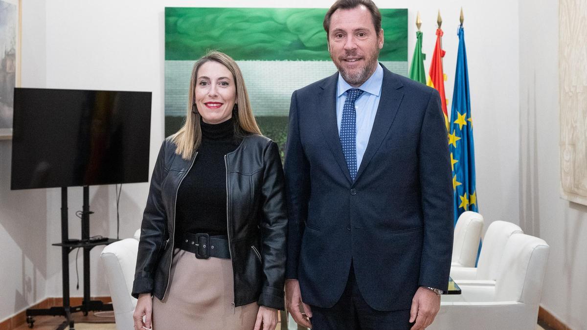 María Guardiola y Óscar Puente, reunidos en una imagen de archivo.