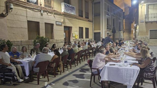 Más de sesenta personas quisieron degustar los vinos de la DOP Cariñena.
