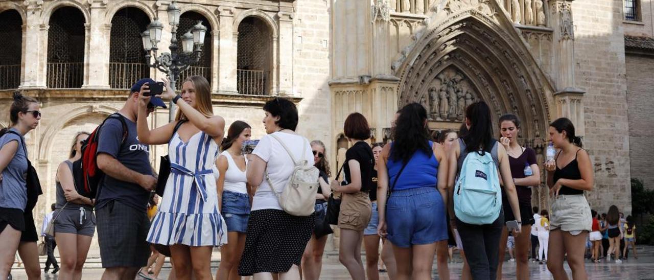 El cambio de ciclo turístico no llega a la C. Valenciana: playas y ciudades al 90 %