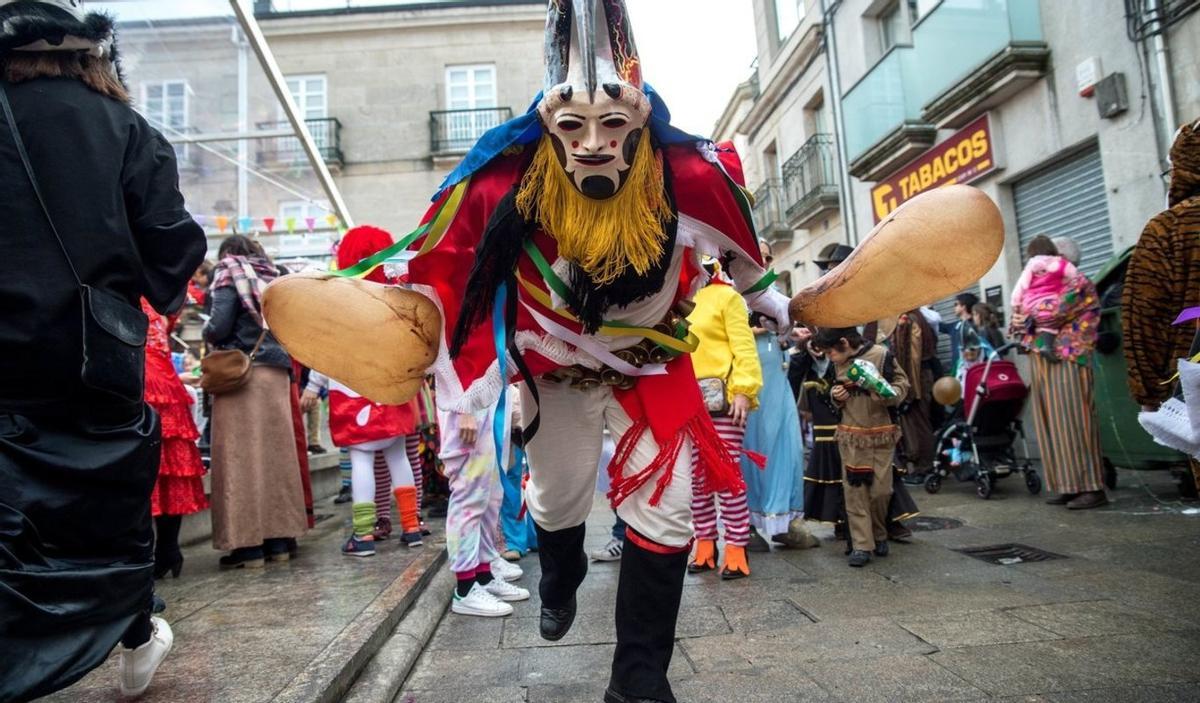 Pantalla no Entroido de Xinzo de Limia, o Carnaval máis longo de España. // Cedida