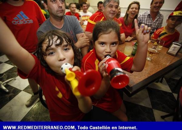 CASTELLÓN SUFRE Y DISFRUTA CON LA 'ROJA'