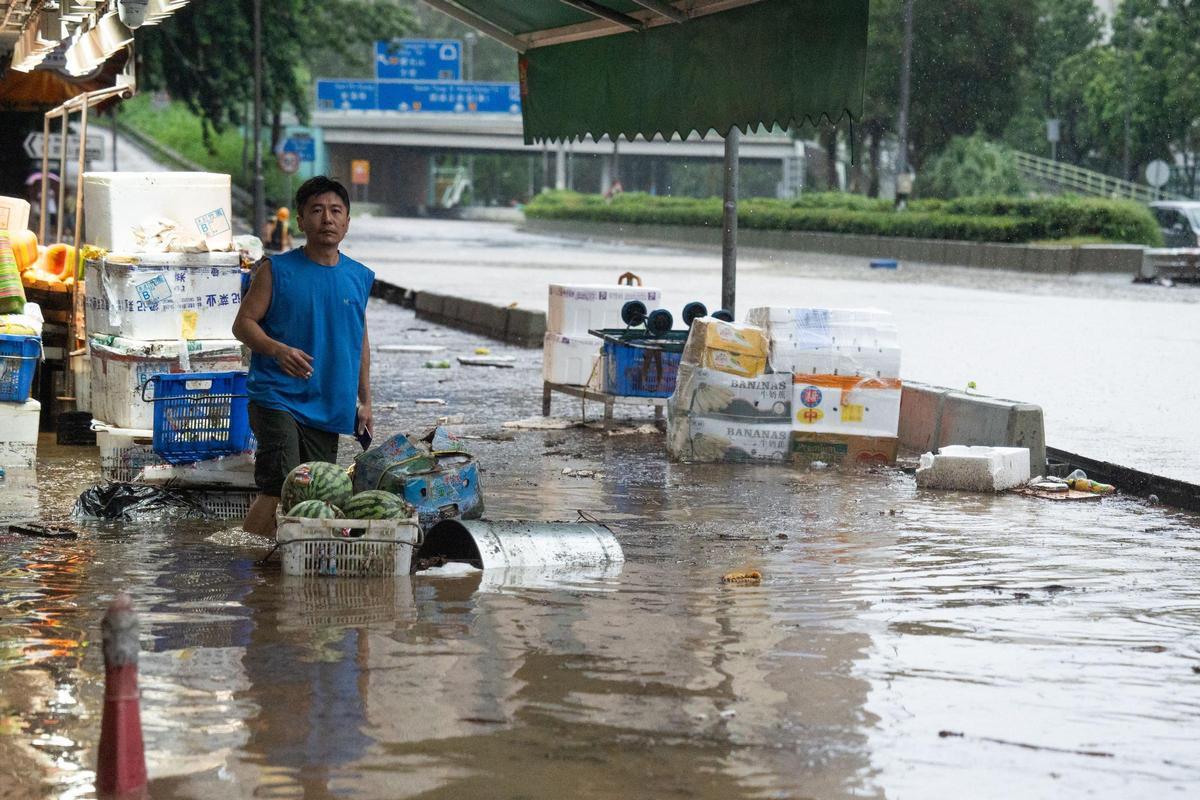 Hong Kong, gravemente inundado por el mayor temporal en 140 años