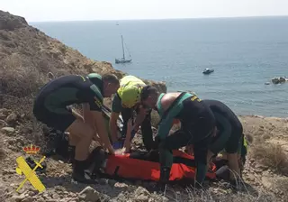 Mueren dos personas y otras dos resultan heridas tras la llegada de dos pateras a la costa de Almería