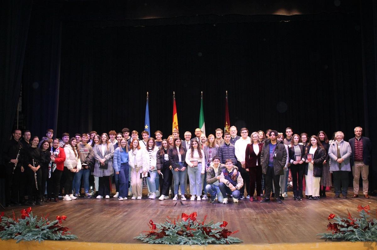 Acto celebrado en el teatro Liceo de Baena.