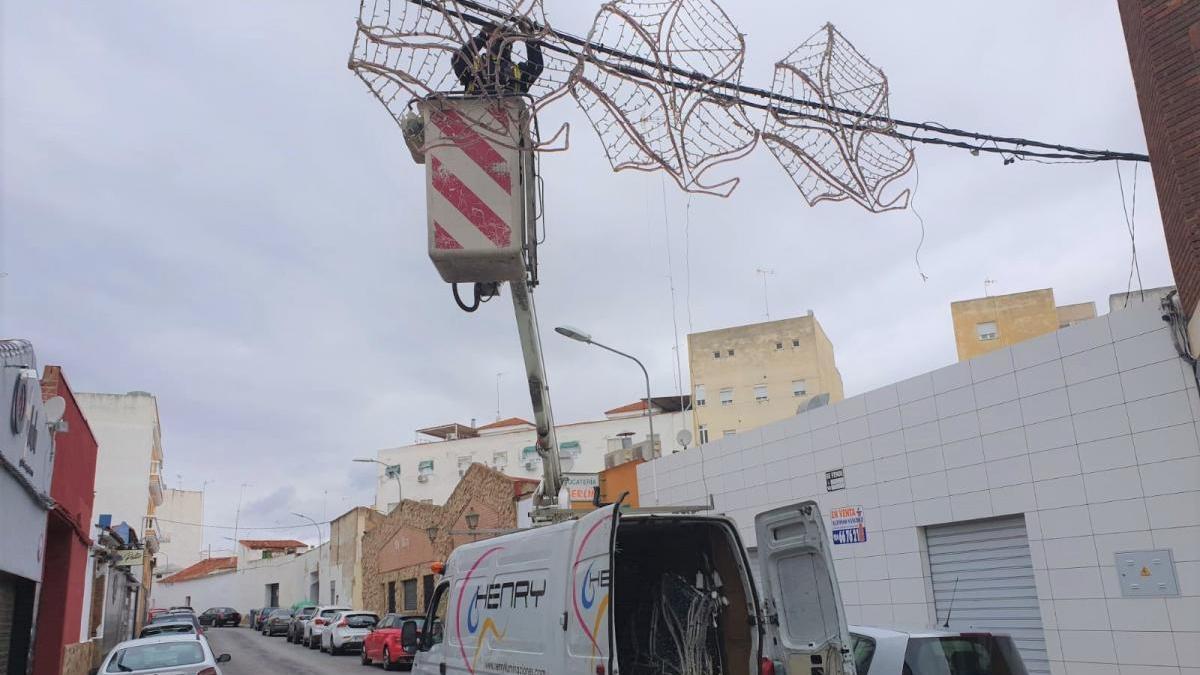 El alumbrado de Navidad de Almendralejo tendrá más luces en la carretera de Santa Marta