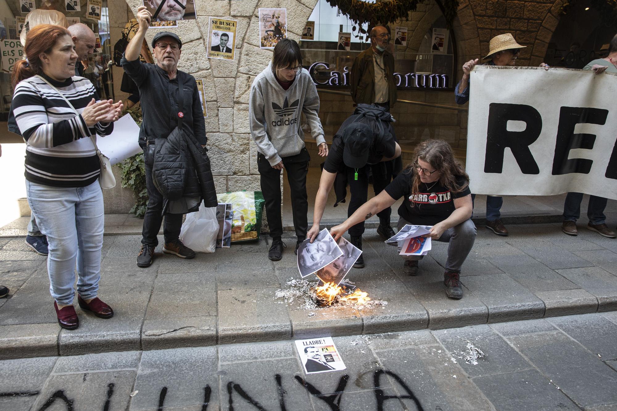 Protesta contra la monarquia i la Fundació Princesa de Girona