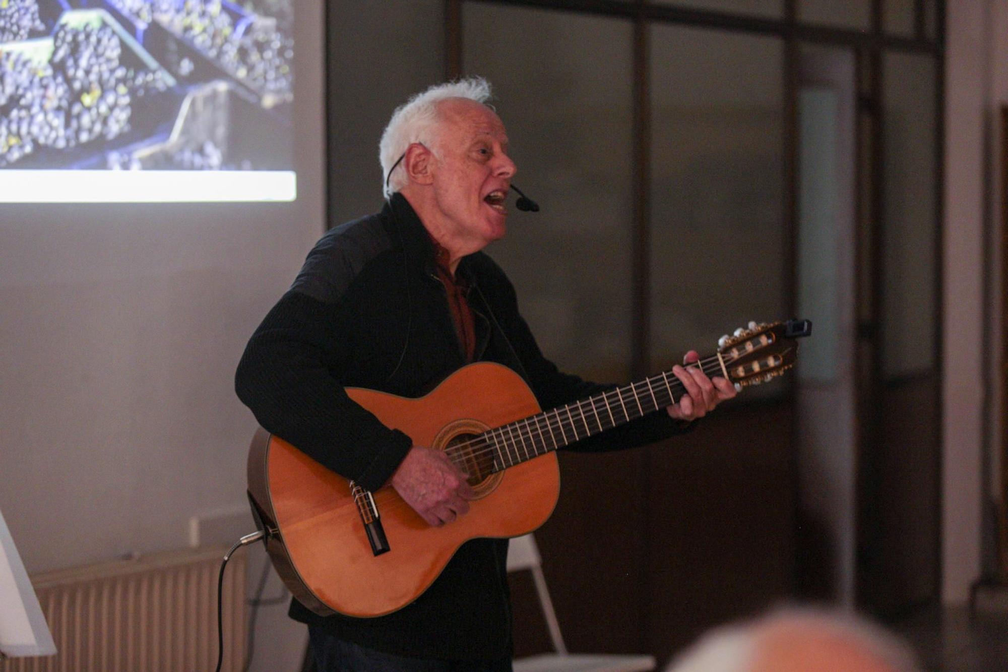 Concierto de Paco Campos en la asociación Alexandre Bóveda