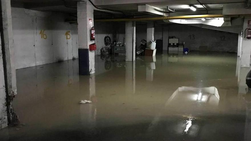 El garaje inundado.