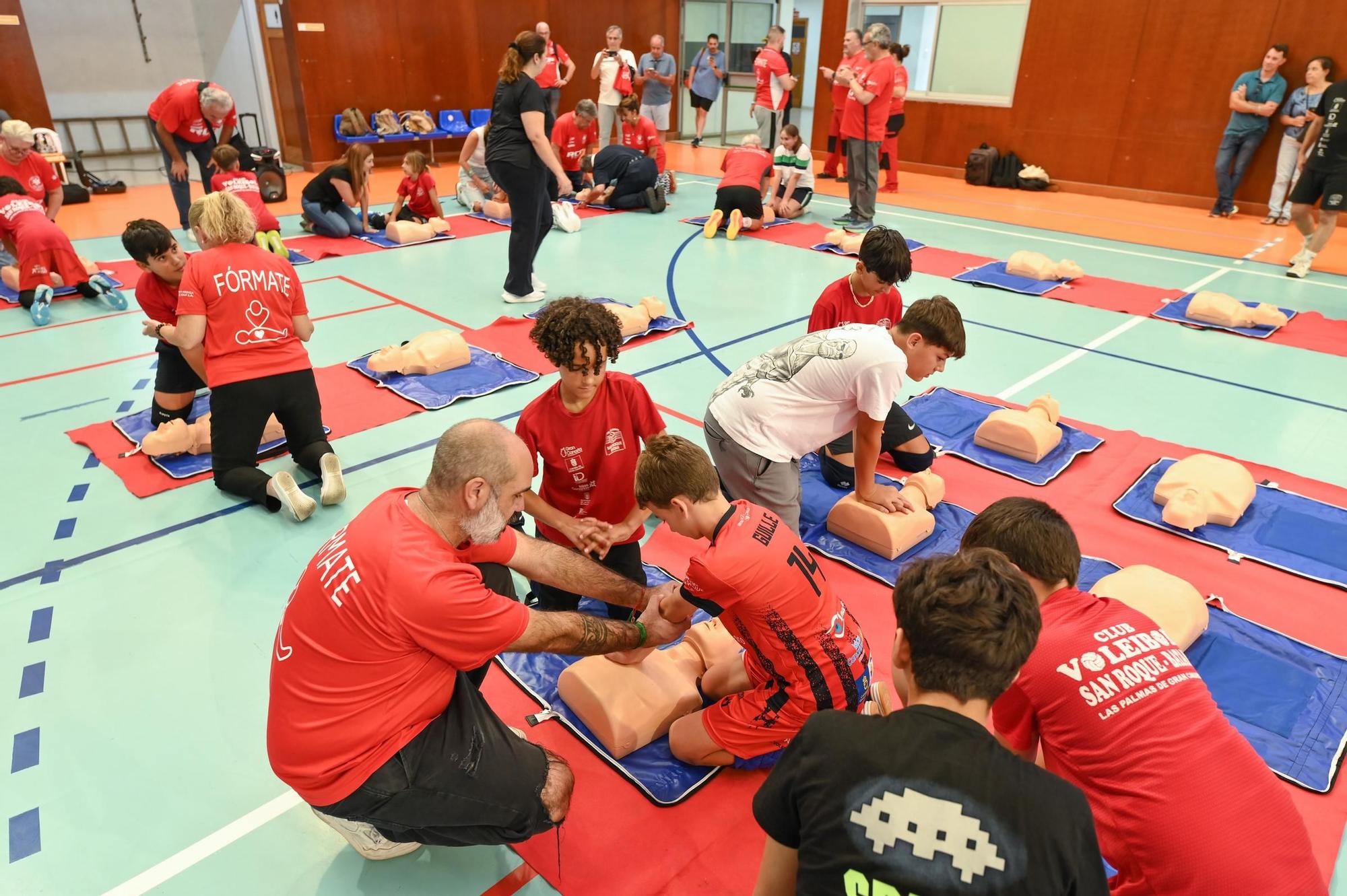 La cantera del CV San Roque aprende a salvar vidas