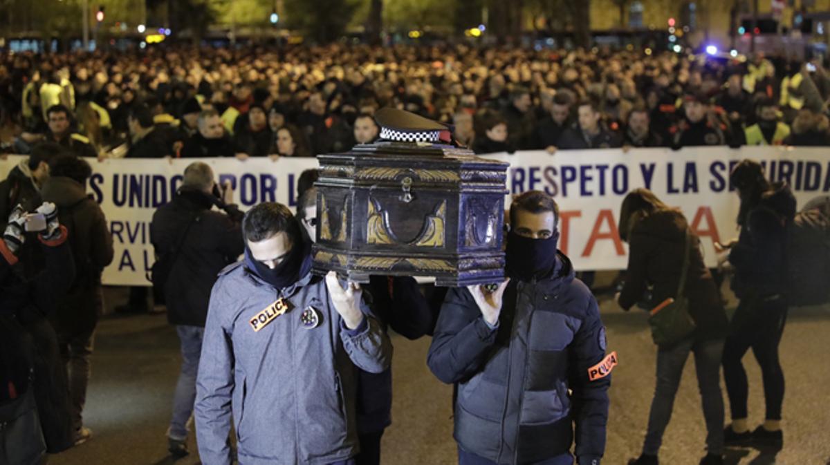 Mossos, urbans i policies es sienten desprotegits i es manifesten a BCN.