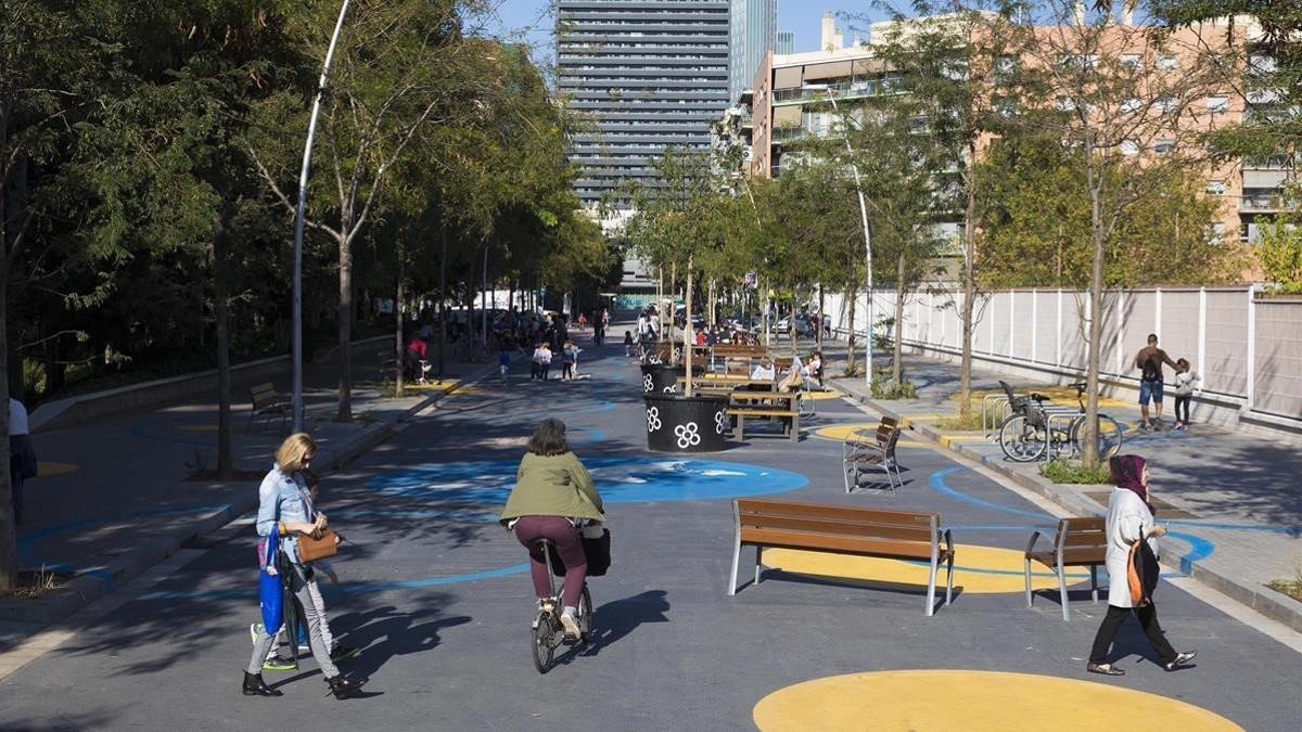 Superilla de Poblenou, en la calle Sancho de Ávila